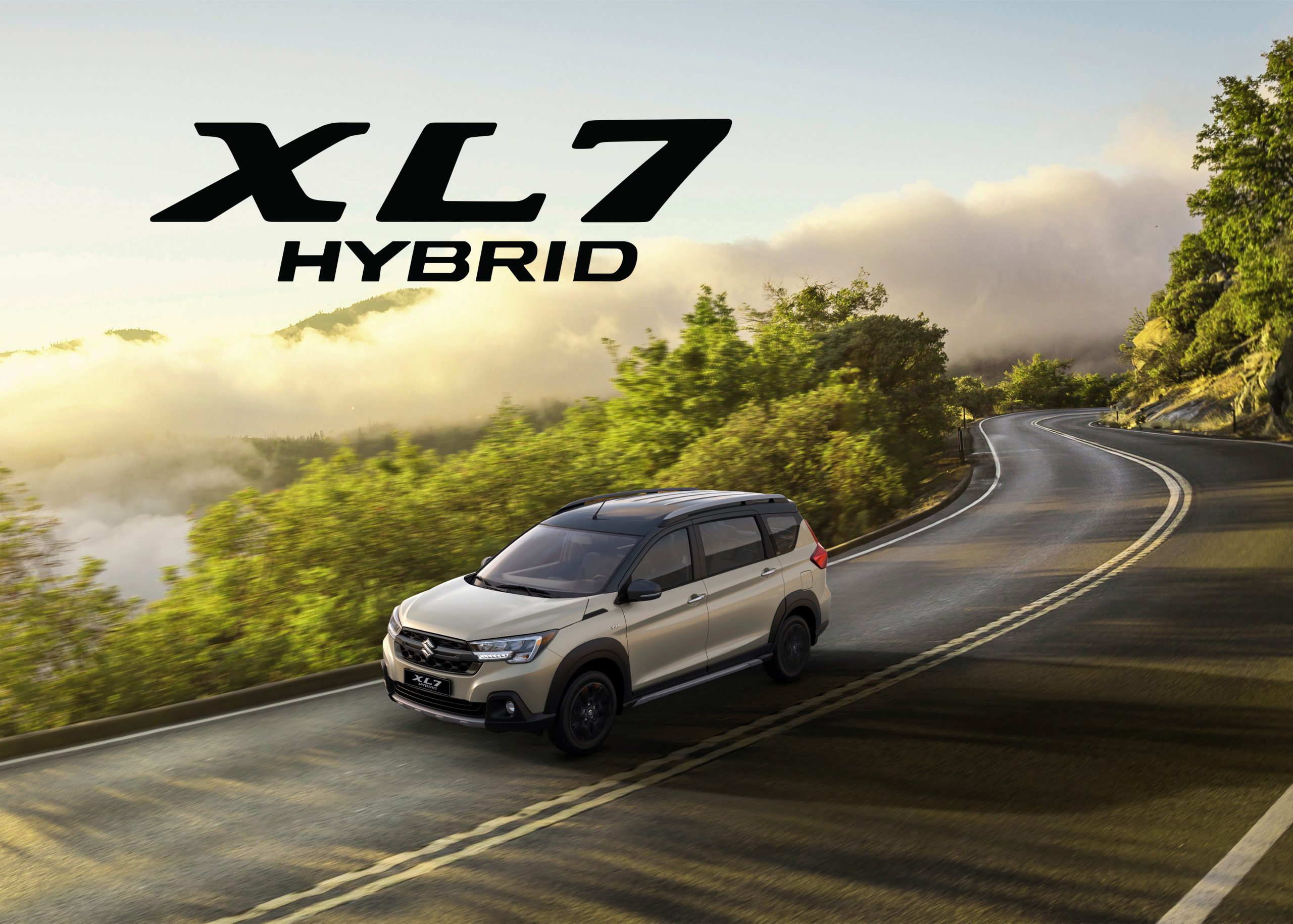 XL7 Hybrid đang chạy trên đường