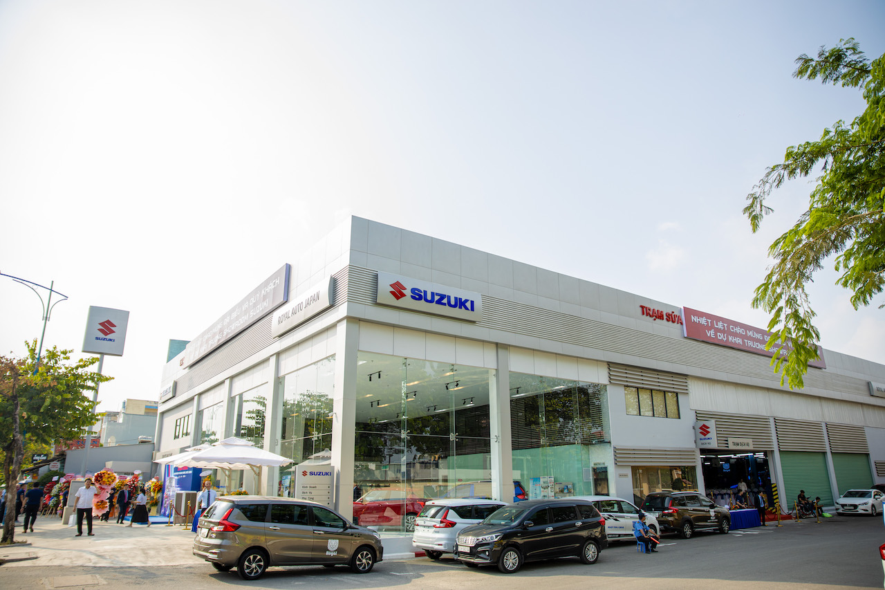 Showroom Suzuki Royal Auto Japan ngoài thực tế